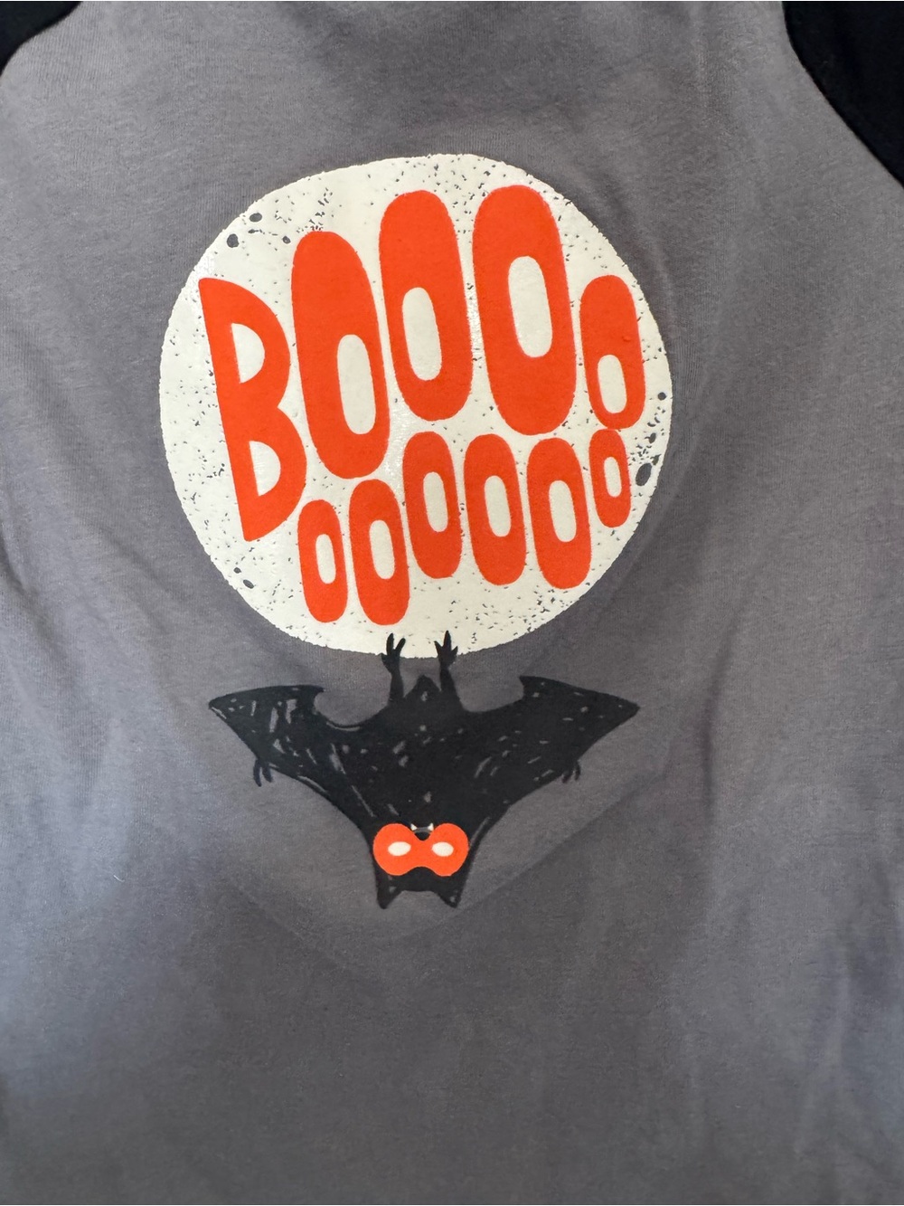Cat & Jack Gray and Black Raglan Tee with Orange 'BOOOO' Bat Graphic Size 4T - Picture 3 of 4